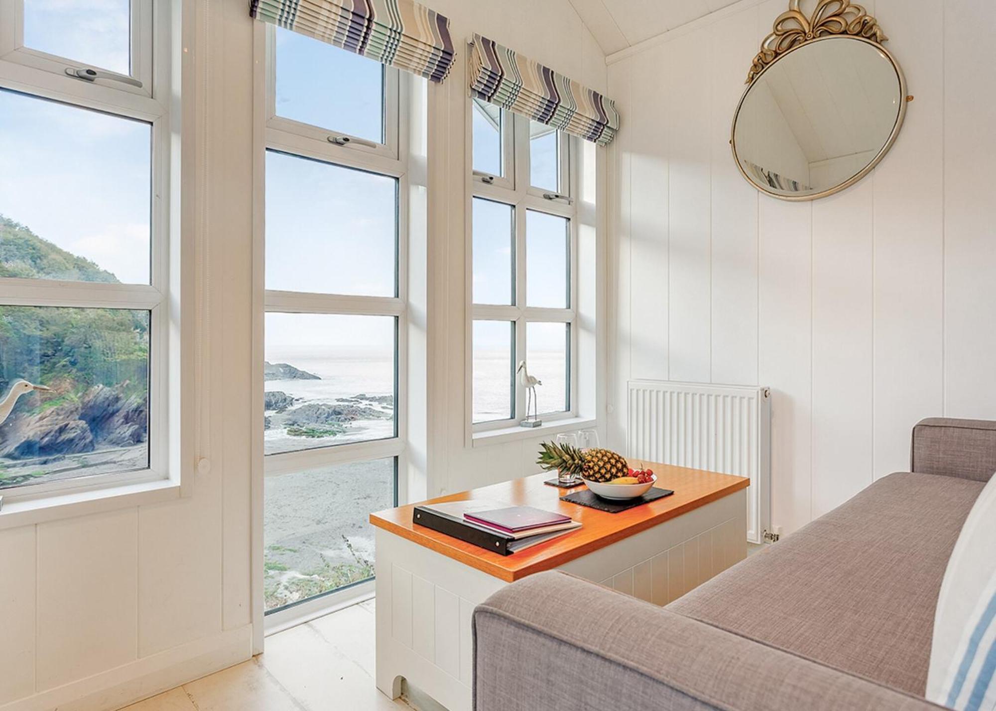 Beach Cove Coastal Retreat 일프러컴 객실 사진
