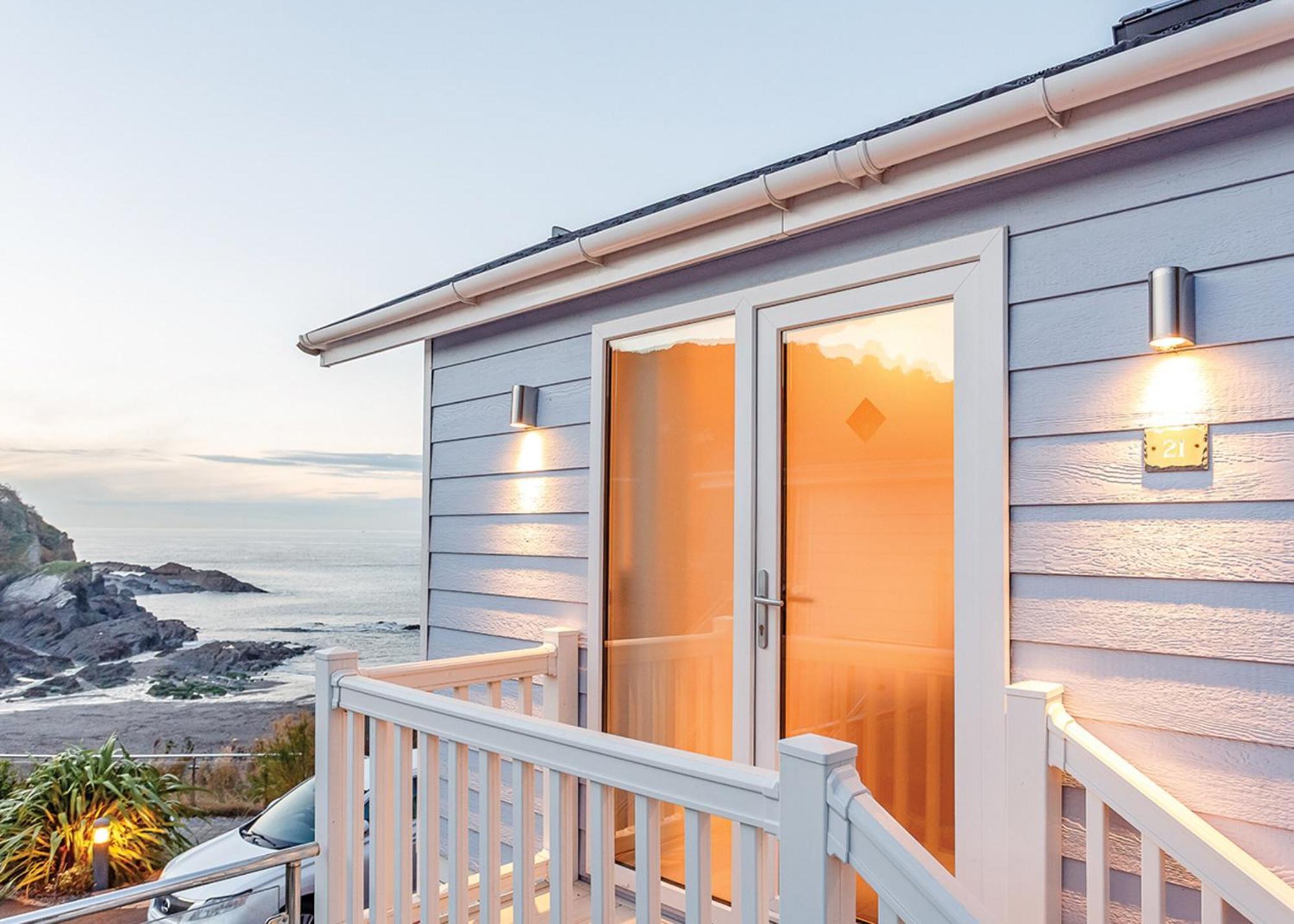 Beach Cove Coastal Retreat 일프러컴 객실 사진