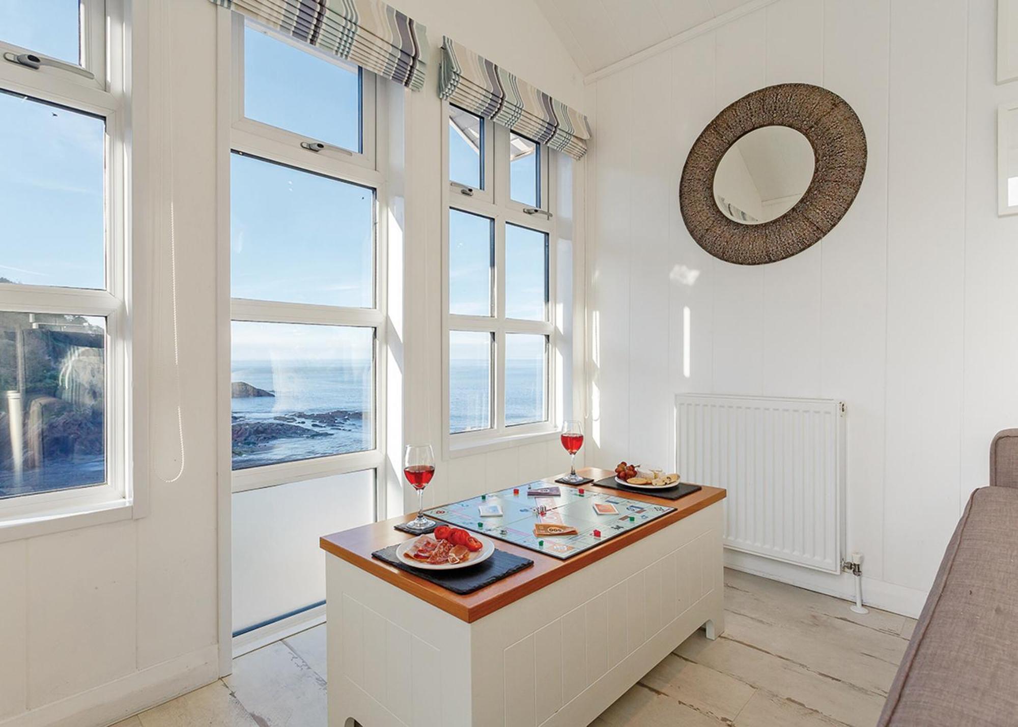 Beach Cove Coastal Retreat 일프러컴 객실 사진