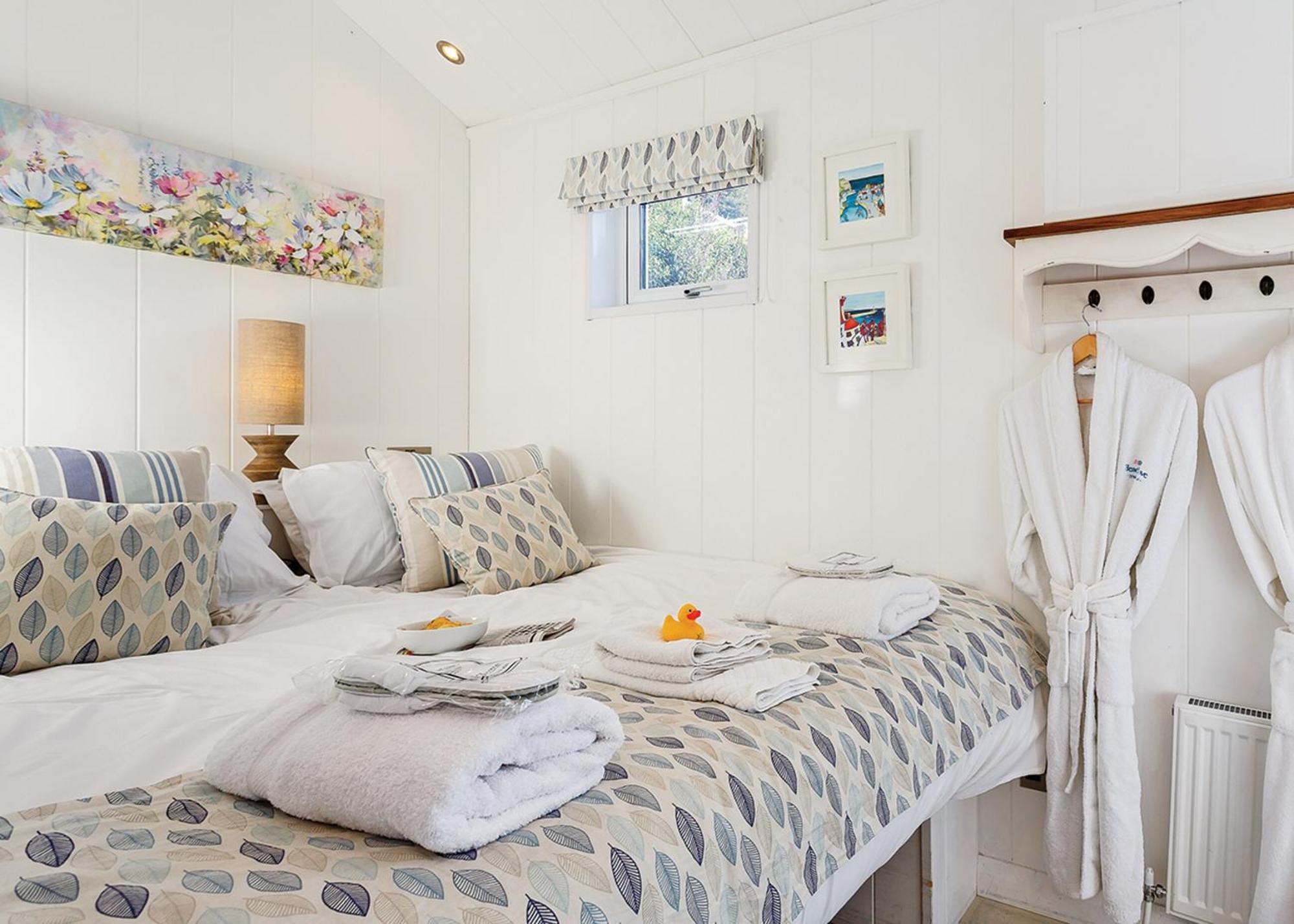 Beach Cove Coastal Retreat 일프러컴 객실 사진